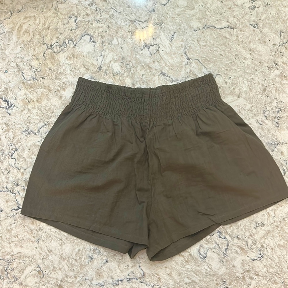 Shein Army Green shorts size medium.